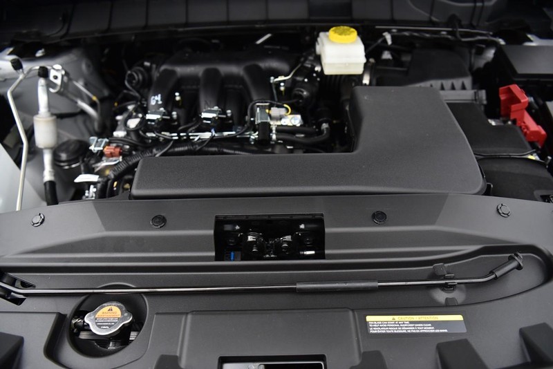 Nissan Pathfinder Vehicle Full-screen Gallery Image 29