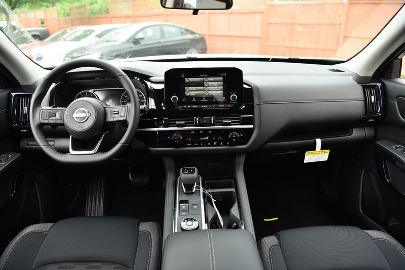 Nissan Pathfinder Vehicle Image 08