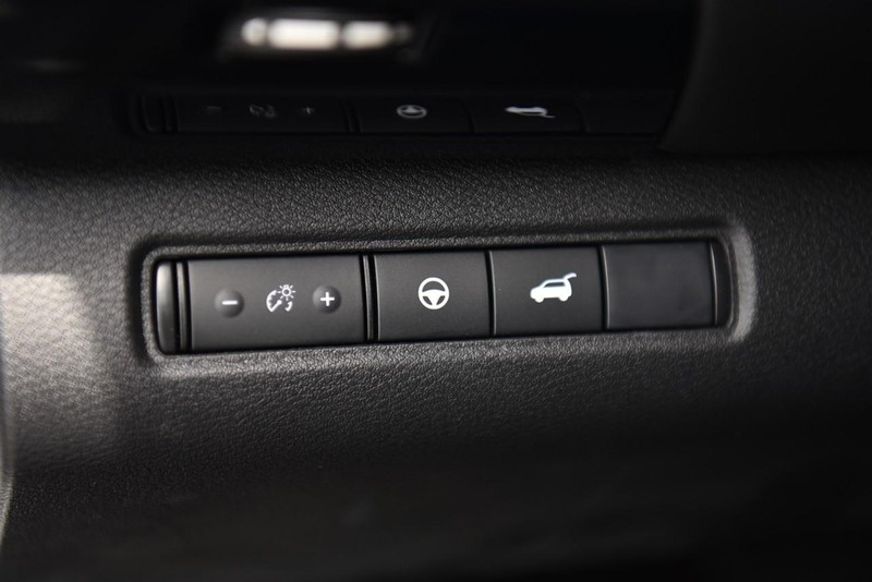 Nissan Pathfinder Vehicle Image 11