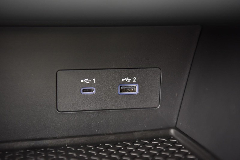 Nissan Pathfinder Vehicle Image 17
