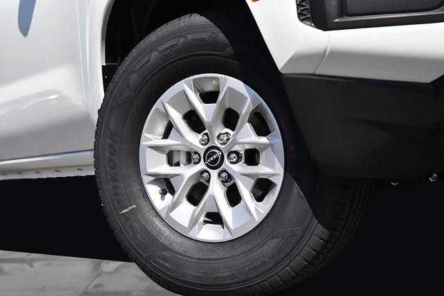 Nissan Frontier Vehicle Image 03