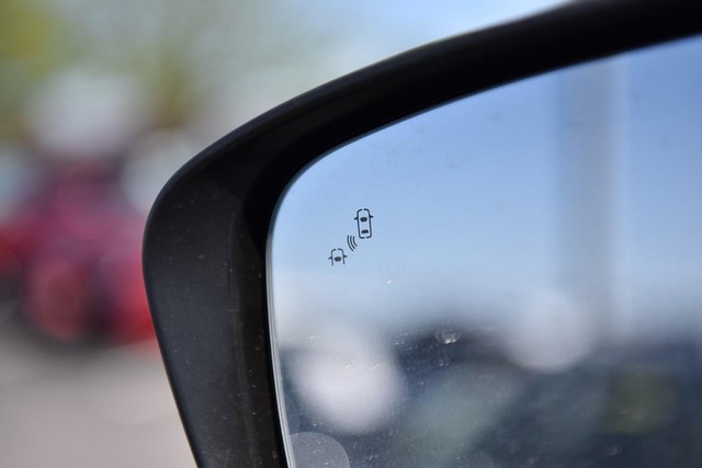 Nissan Frontier Vehicle Image 11