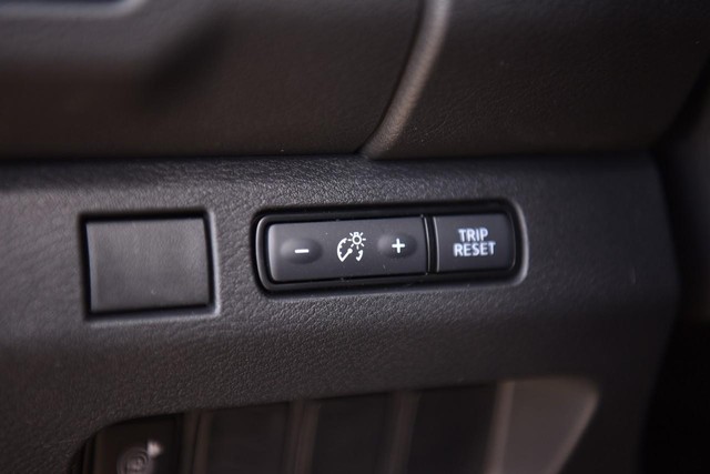 Nissan Frontier Vehicle Image 12
