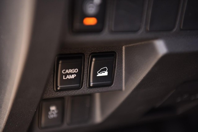 Nissan Frontier Vehicle Image 13