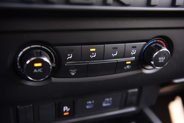 Nissan Frontier Vehicle Image 16