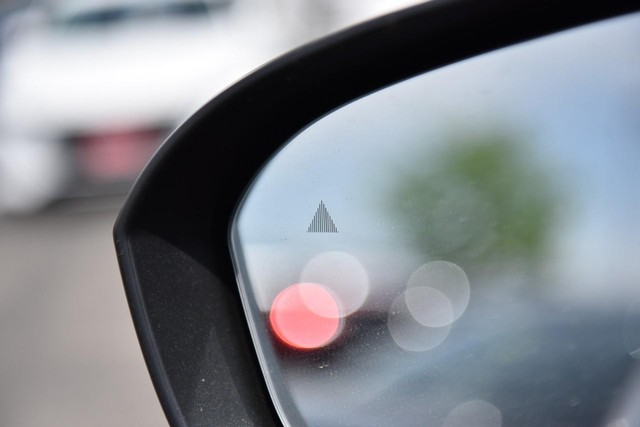 Nissan Rogue Vehicle Image 10