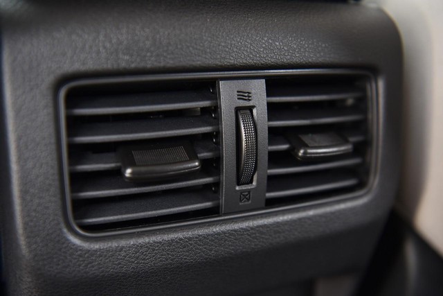 Nissan Rogue Vehicle Image 22