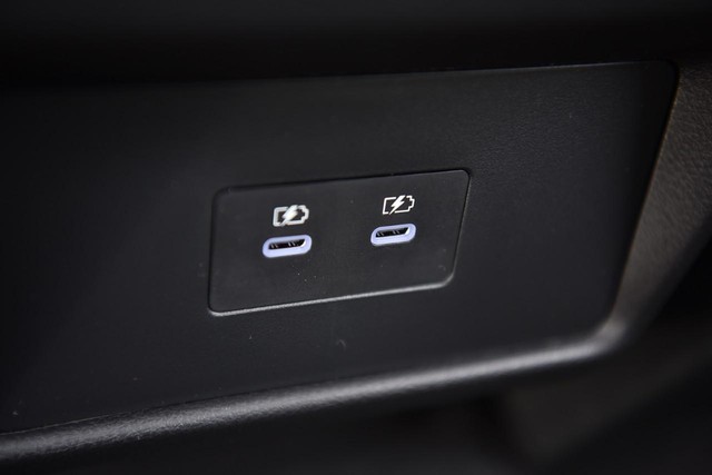 Nissan Rogue Vehicle Image 23