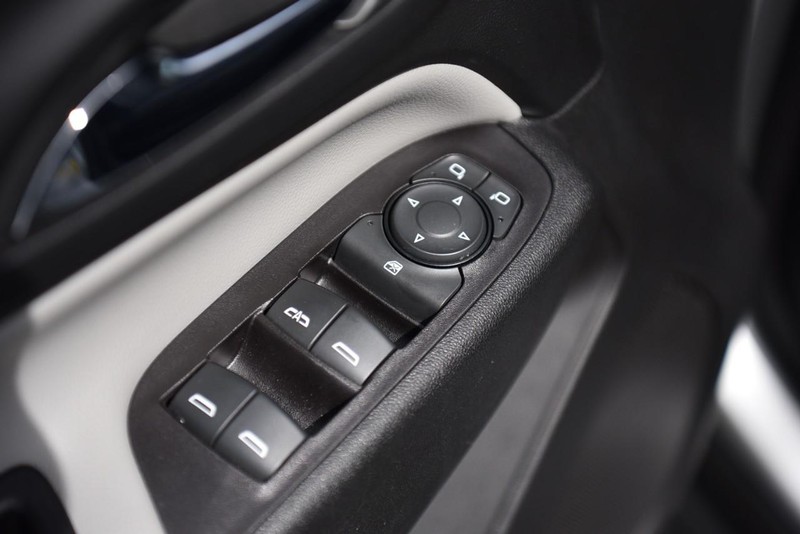 Chevrolet Equinox Vehicle Image 09