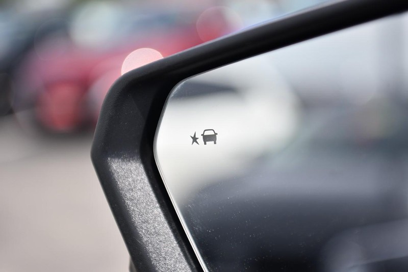 Chevrolet Equinox Vehicle Image 11