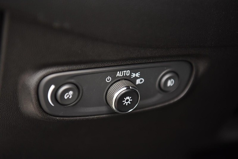 Chevrolet Equinox Vehicle Image 12
