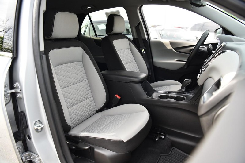 Chevrolet Equinox Vehicle Image 22