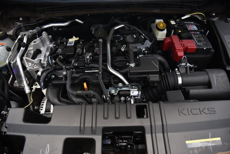 Nissan Kicks Vehicle Full-screen Gallery Image 30