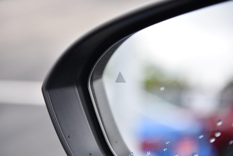 Nissan Rogue Vehicle Image 10