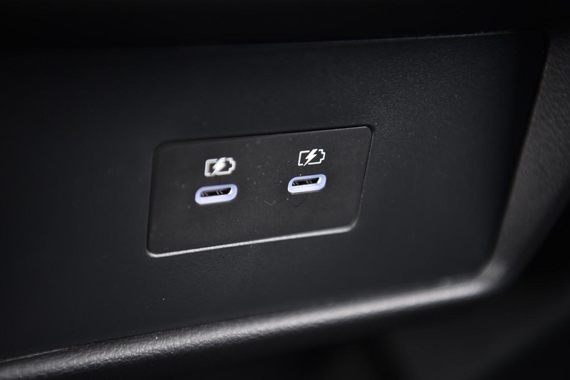 Nissan Rogue Vehicle Image 25