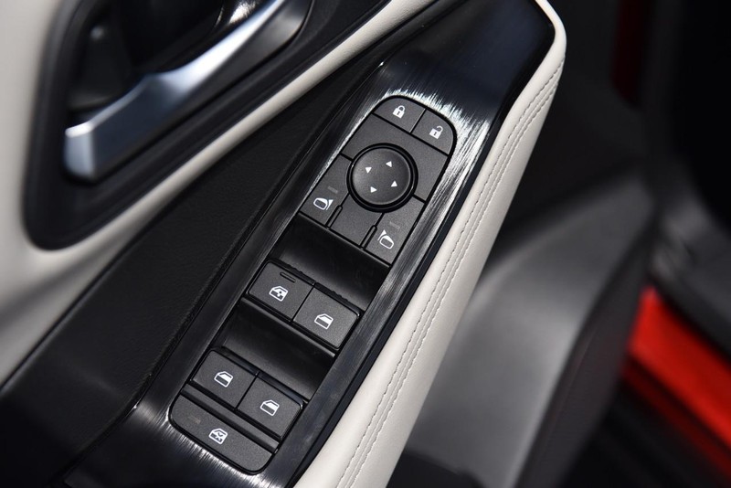 Nissan Rogue Vehicle Image 09