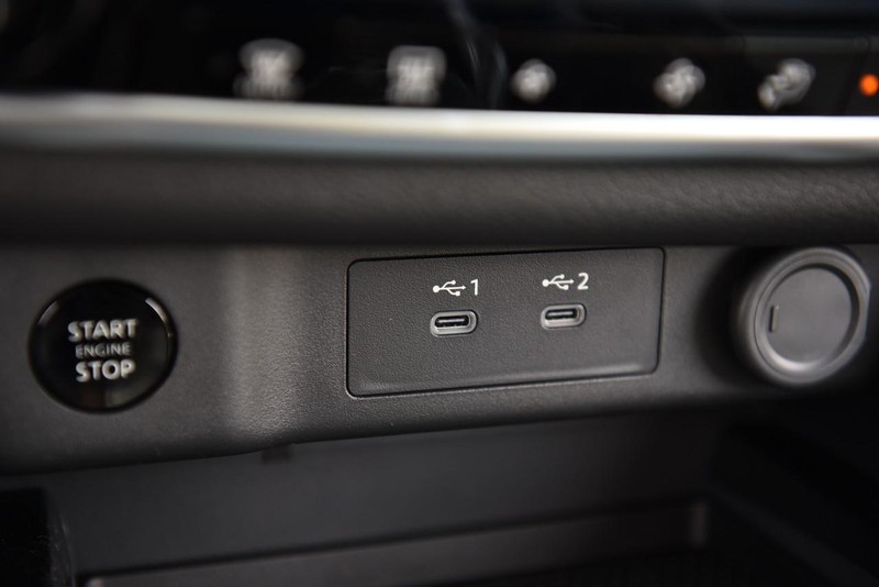 Nissan Rogue Vehicle Image 16