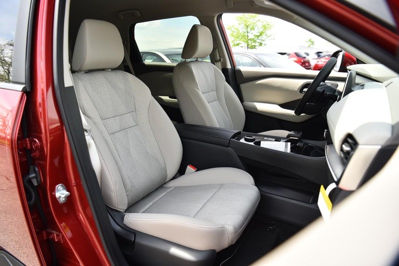 Nissan Rogue Vehicle Image 20