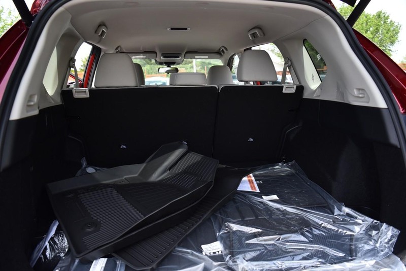 Nissan Rogue Vehicle Image 24