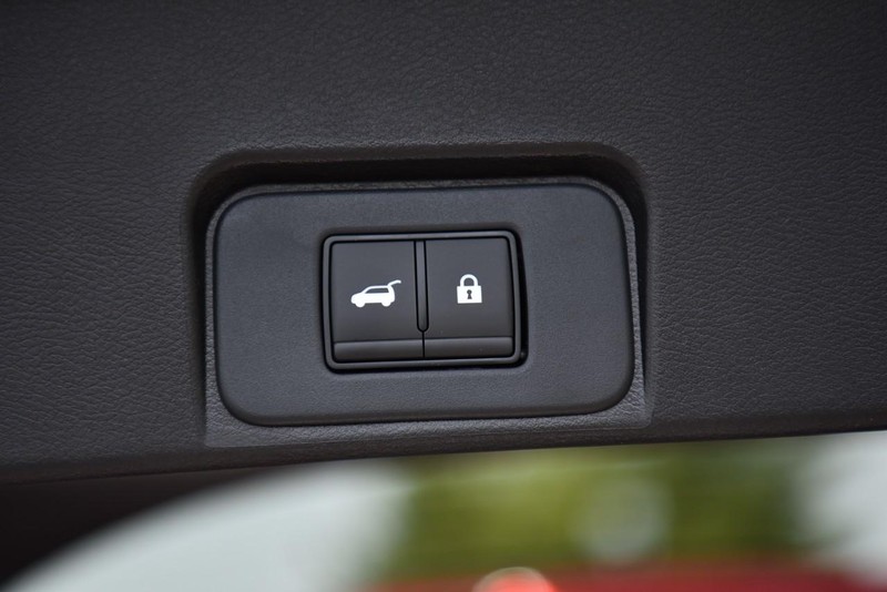 Nissan Rogue Vehicle Image 25