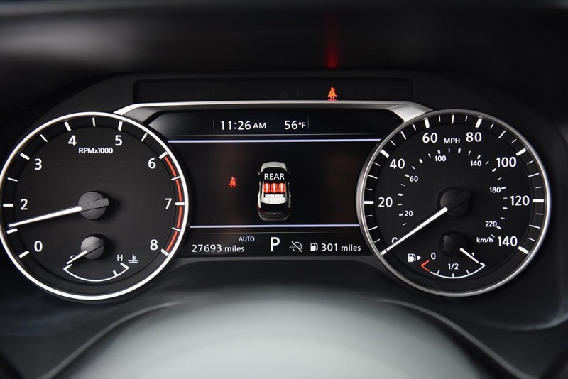 Nissan Rogue Vehicle Image 12