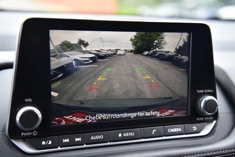 Nissan Rogue Vehicle Image 13