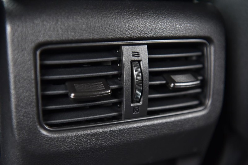 Nissan Rogue Vehicle Image 22