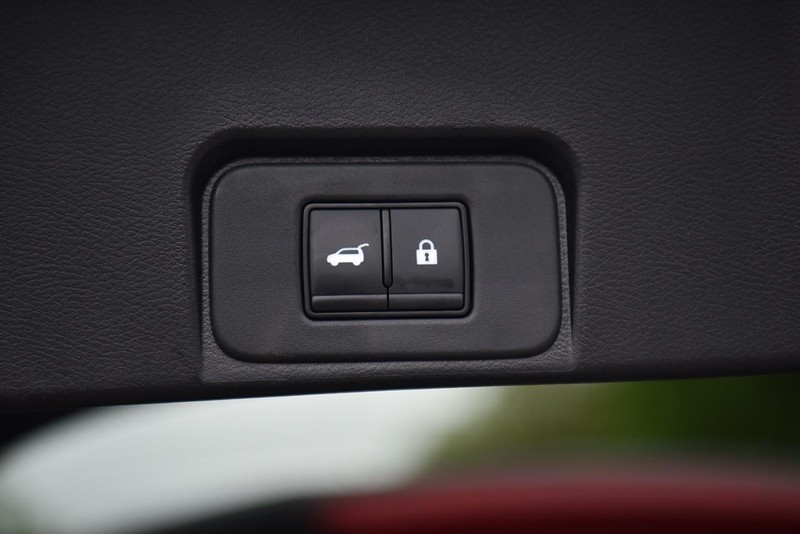 Nissan Rogue Vehicle Image 25