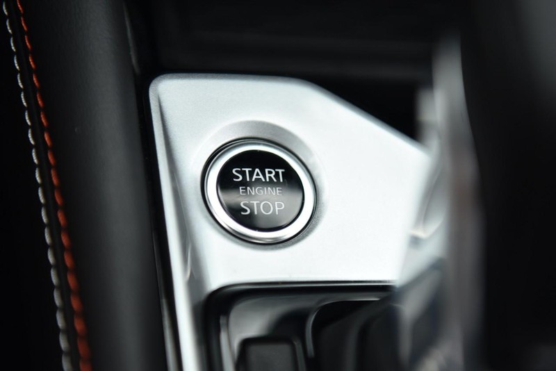 Nissan Altima Vehicle Image 17