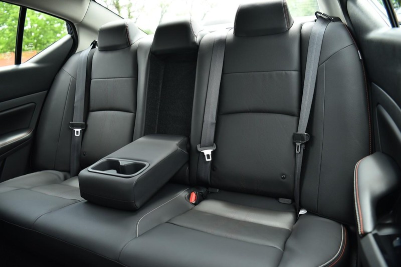 Nissan Altima Vehicle Image 22