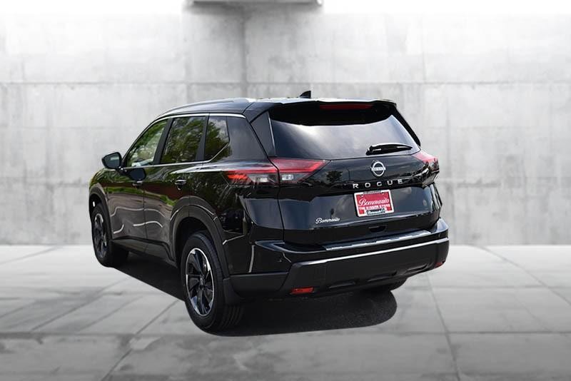 Nissan Rogue Vehicle Image 07