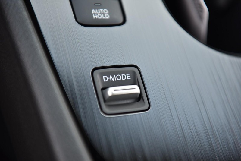 Nissan Rogue Vehicle Image 17