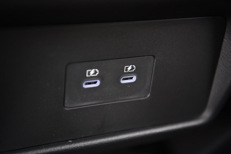 Nissan Rogue Vehicle Image 24