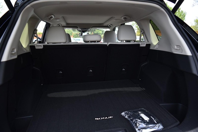 Nissan Rogue Vehicle Image 25