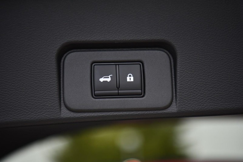 Nissan Rogue Vehicle Image 26