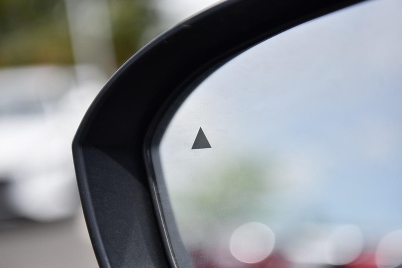 Nissan Rogue Vehicle Image 11