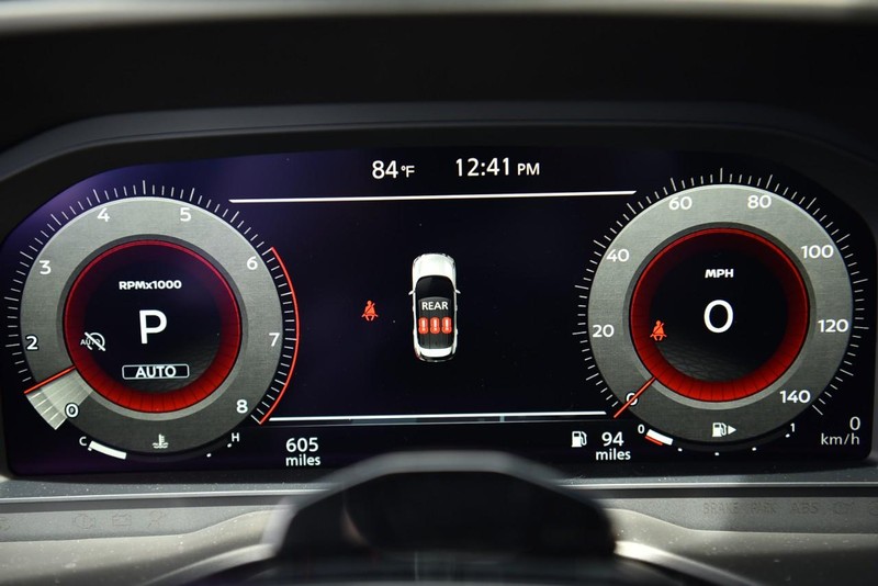 Nissan Rogue Vehicle Image 13