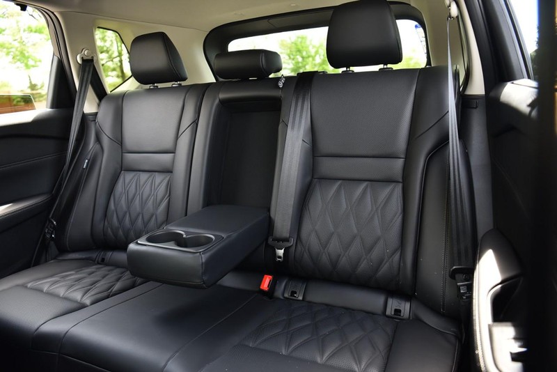 Nissan Rogue Vehicle Image 23