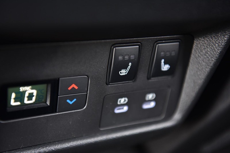 Nissan Rogue Vehicle Image 25