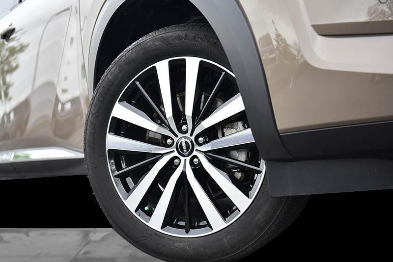 Nissan Pathfinder Vehicle Image 03