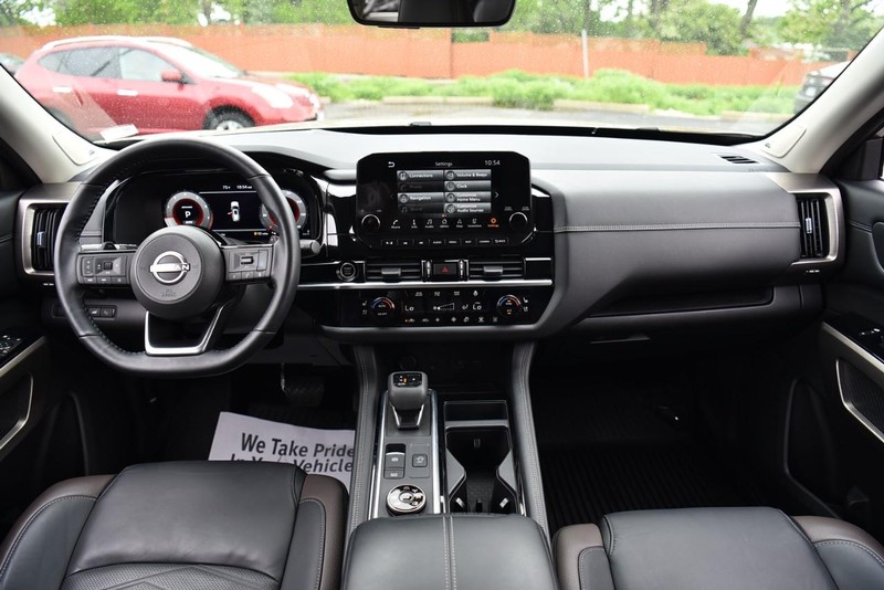 Nissan Pathfinder Vehicle Image 08