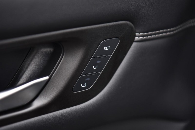 Nissan Pathfinder Vehicle Image 10