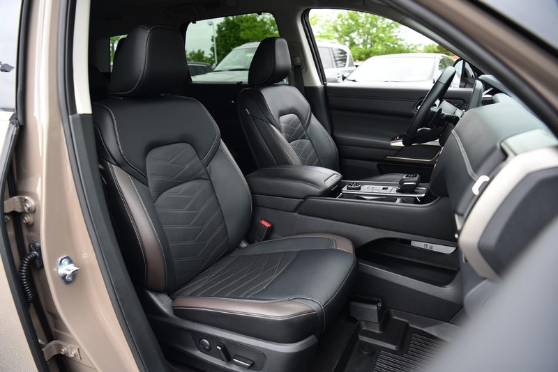 Nissan Pathfinder Vehicle Image 25