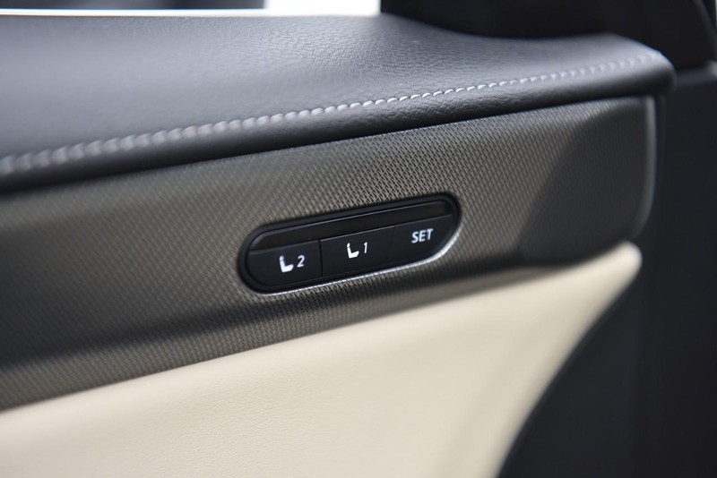 INFINITI QX60 Vehicle Image 11