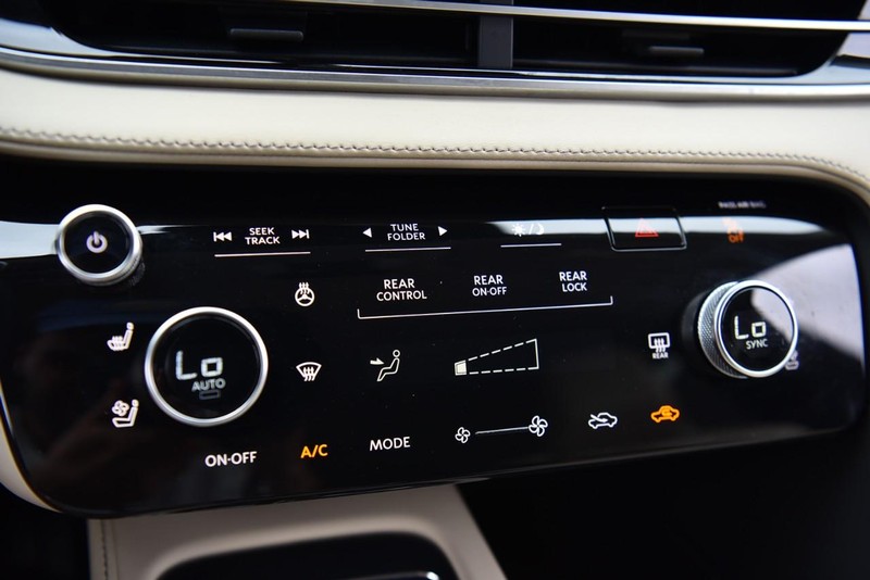 INFINITI QX60 Vehicle Image 20