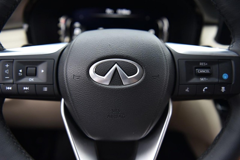 INFINITI QX60 Vehicle Image 24