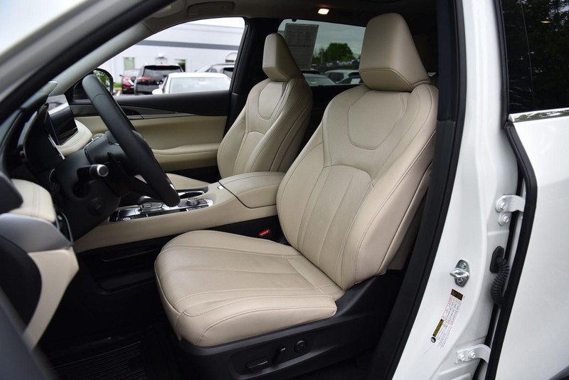 INFINITI QX60 Vehicle Image 25