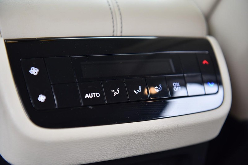 INFINITI QX60 Vehicle Image 29