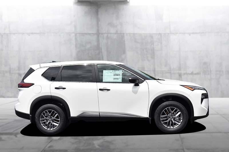 Nissan Rogue Vehicle Image 05