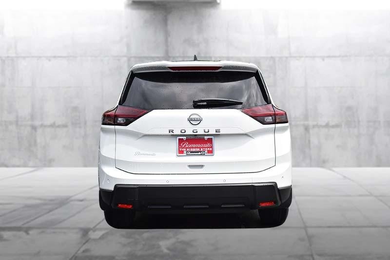 Nissan Rogue Vehicle Image 06